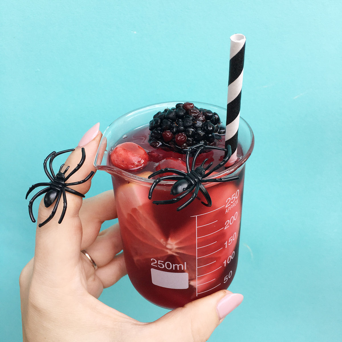 5 Quick Tricks for Killer Halloween Cocktails