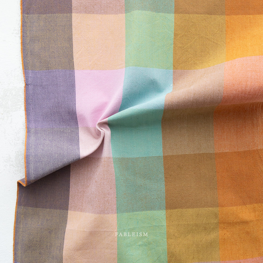 Multicolored woven fabric