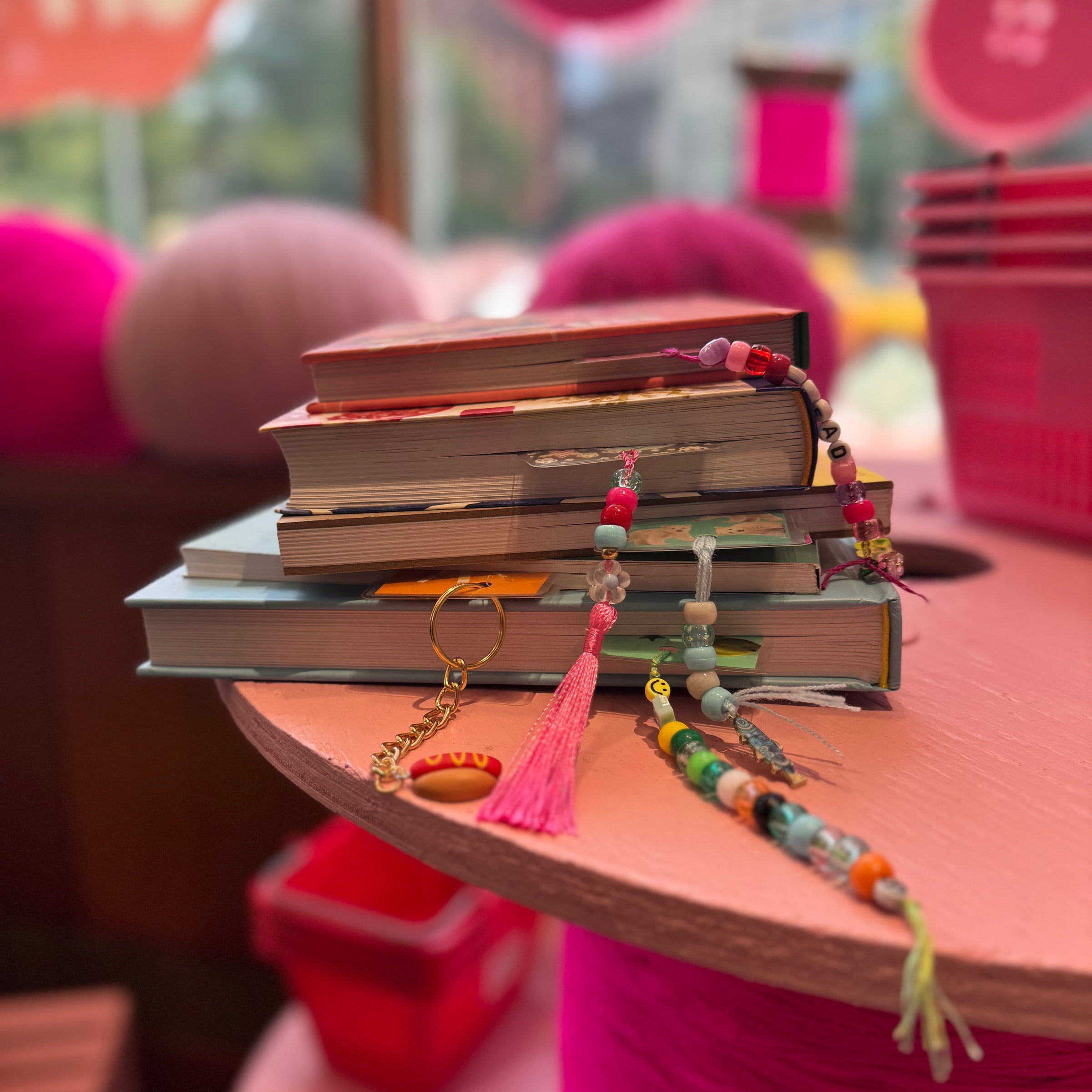 DROP-IN WORKSHOP: Collage Bookmark
