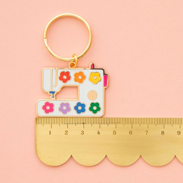 Daisy sewing machine with ruler for scale