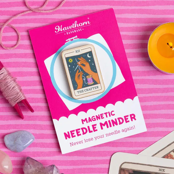 Tarot card magnetic needle minder