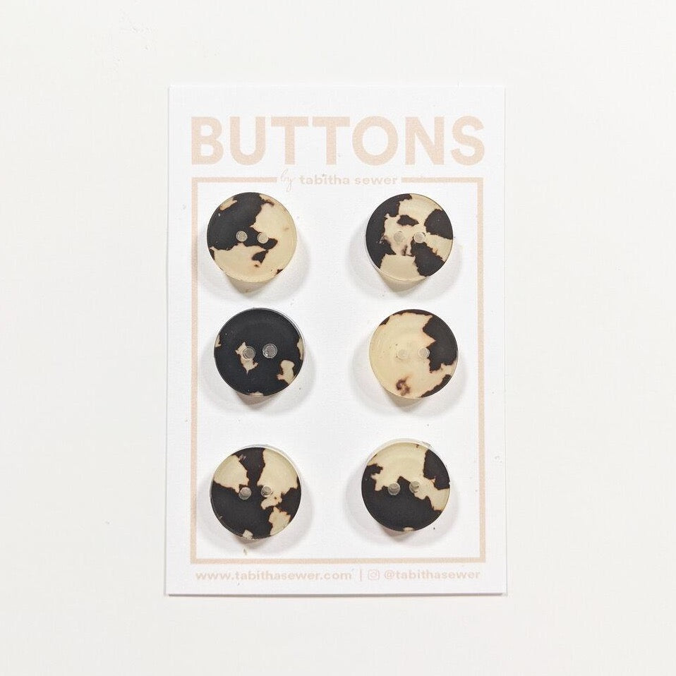 Small Tortoise Classic Circle Buttons - Cafe