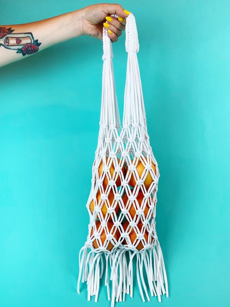 DIY macrame net bag from recycled T-shirt yarn - Cityscape Bliss